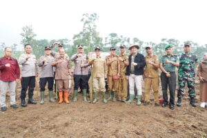Tanam Jagung Serentak,   Polres Kepahiang Dukung  Program Presiden Prabowo