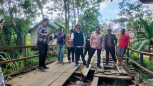 Wakil Bupati Kepahiang Tinjau Jembatan Rusak, Pastikan Perbaikan Segera Dilakukan