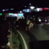 jatuh dari jembatan