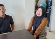 Kades Permu Eli Hariani bersama perangkat saat memberikan penjelasan pendaftaran calon anggota BPD sudah dibuka